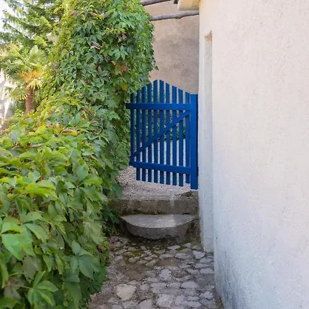 The Old Town House Дом отдыха *